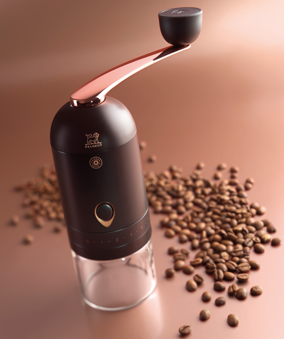 Hnedý mlynček na kávu s borosilikátu Peugeot L´Arbre á Café